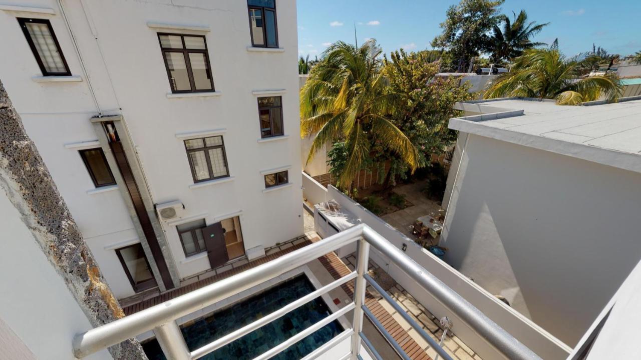 Appartement Penthouse - Private Roof Terrace - Sea & Mountain View à Grand Baie Extérieur photo